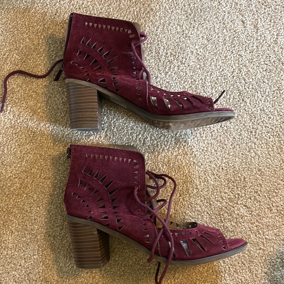 Breckelles maroon peep toe lace up shoes - Picture 2 of 5